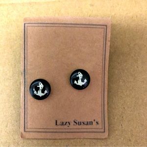Lazy Susan’s black and white anchor earrings. NEW on original jewellery card.